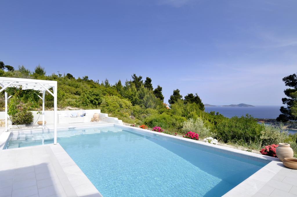 Anemolia Villas With Private Pools Near The Most Beautiful Beaches Of Alonissos Isomata Bagian luar foto